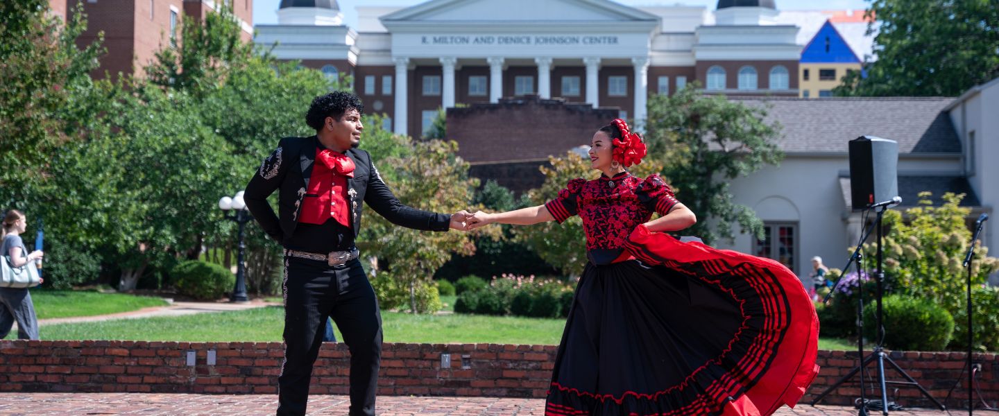 Folklorico dancers