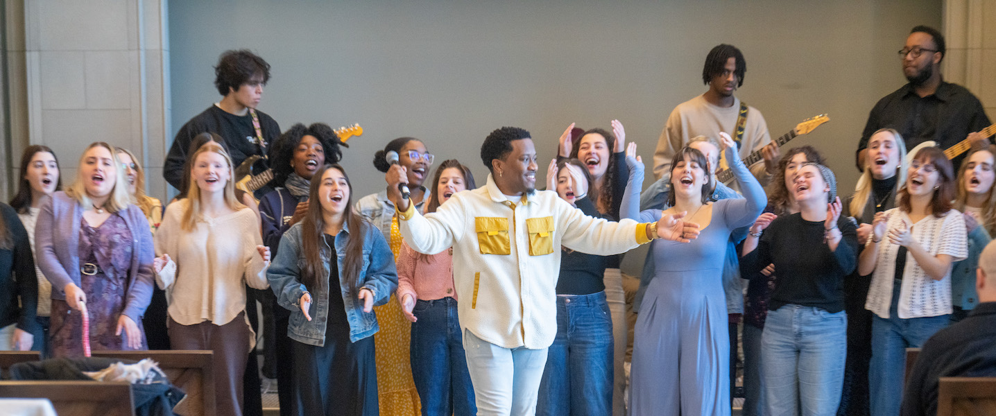 Worship singers in Gabhart chapel