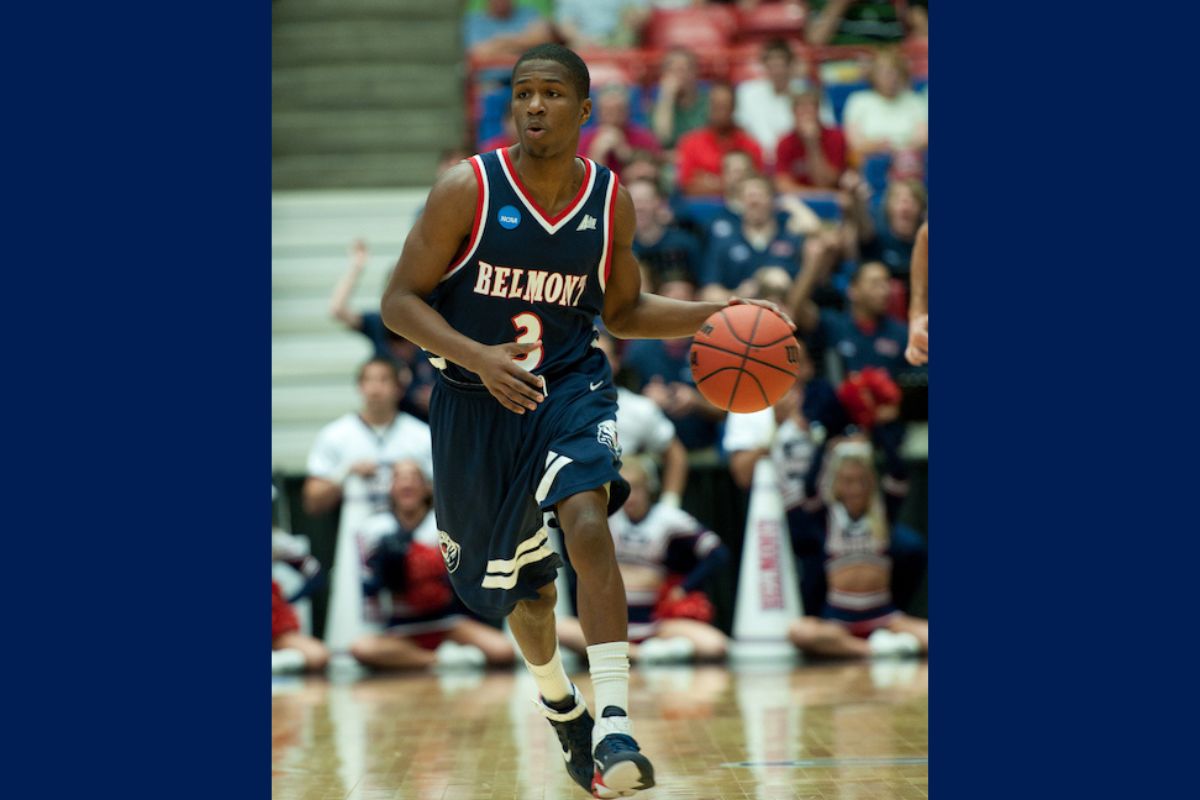 Kerron Johnson playing basketball